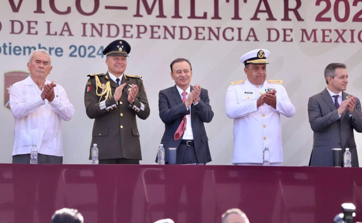 Encabeza Gobernador Durazo desfile cívico-militar en celebración por el 214 aniversario de la independencia de México